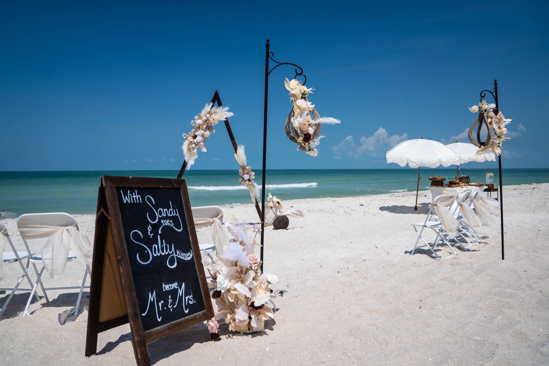 Paradise Found & Casual Mini Reception photo 2