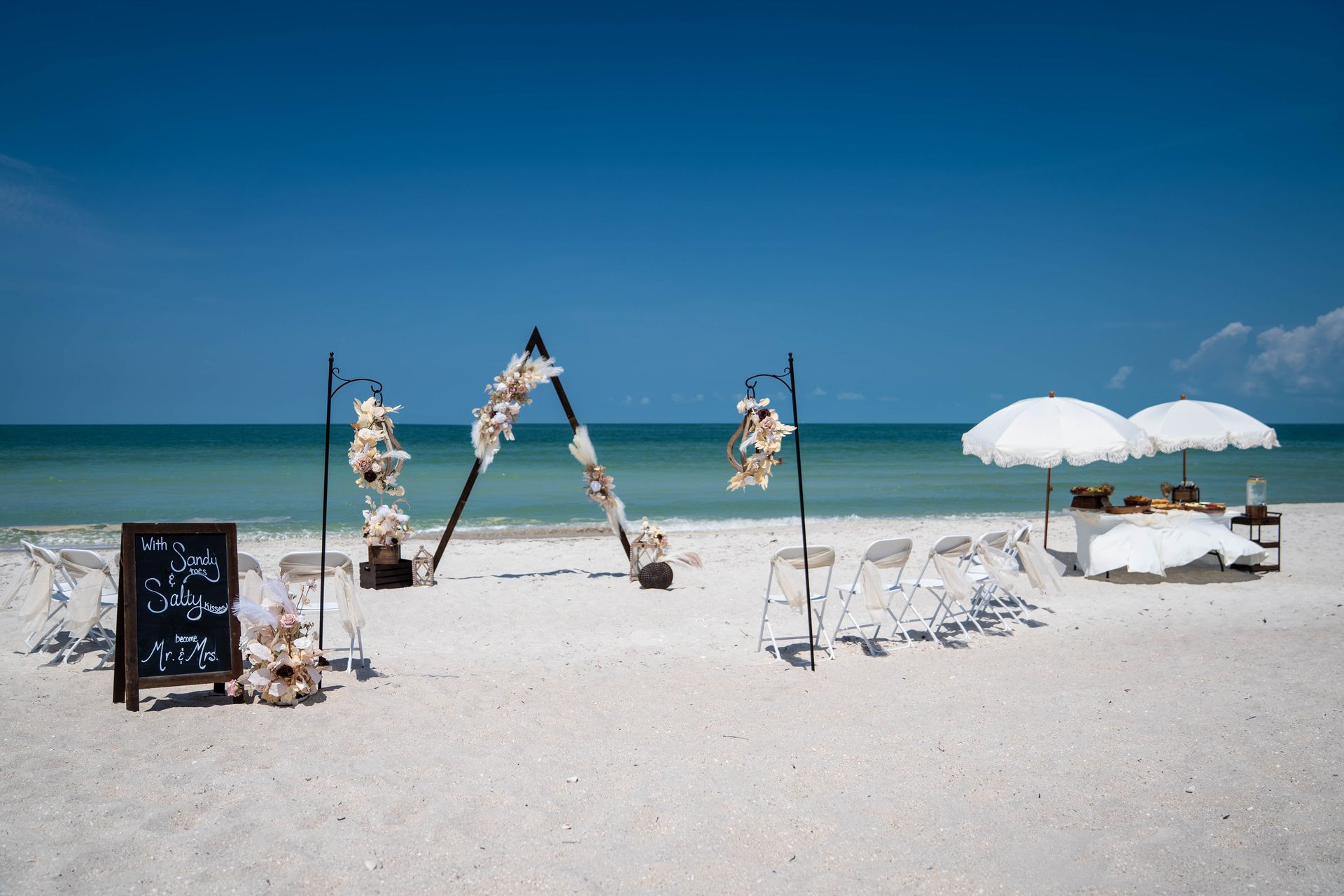 Paradise Found & Casual Mini Reception photo 1